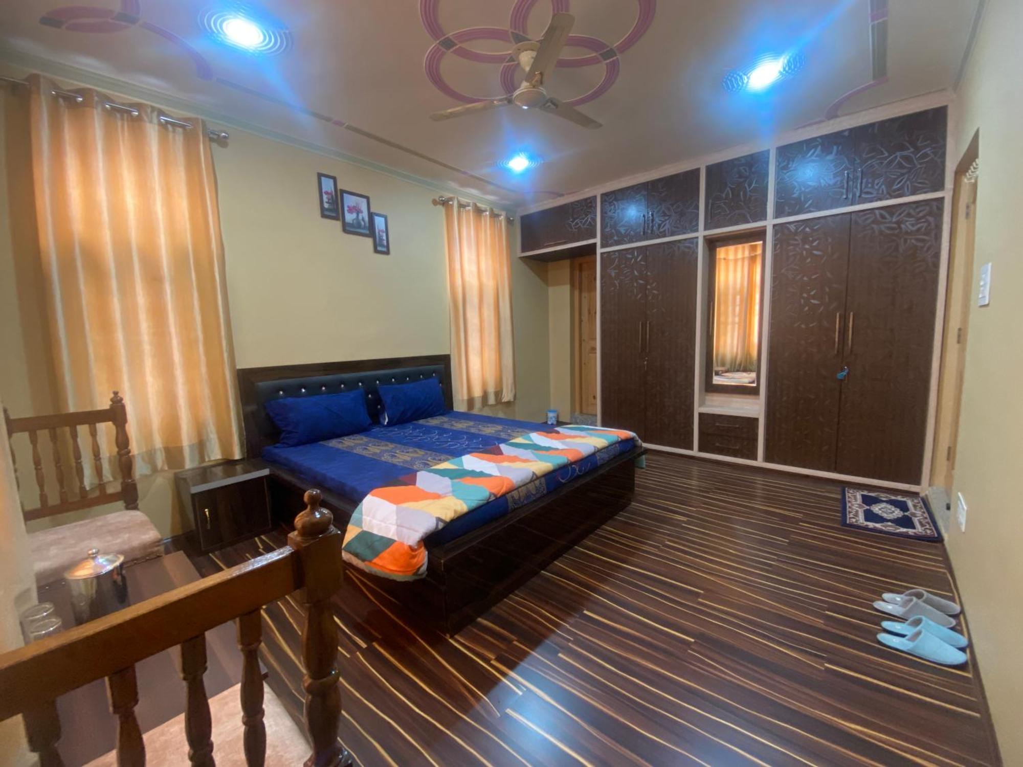 Penthouse Villa Σριναγκάρ Εξωτερικό φωτογραφία